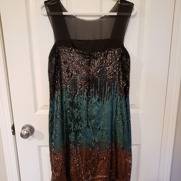Smat Set Multicolored sequin Dress - Picture 2 of 3